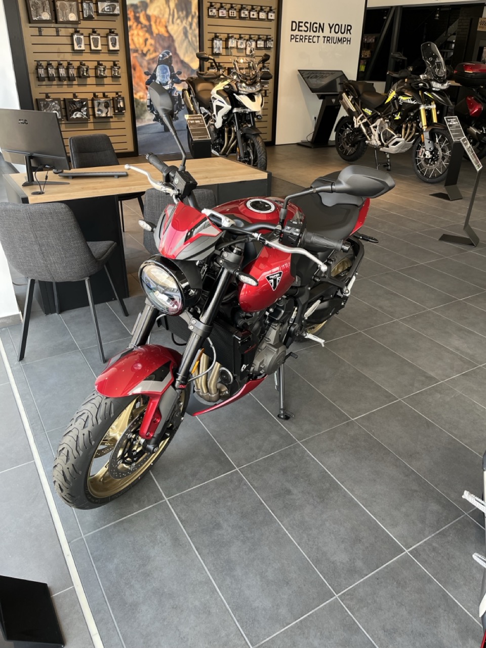 Triumph Trident 800