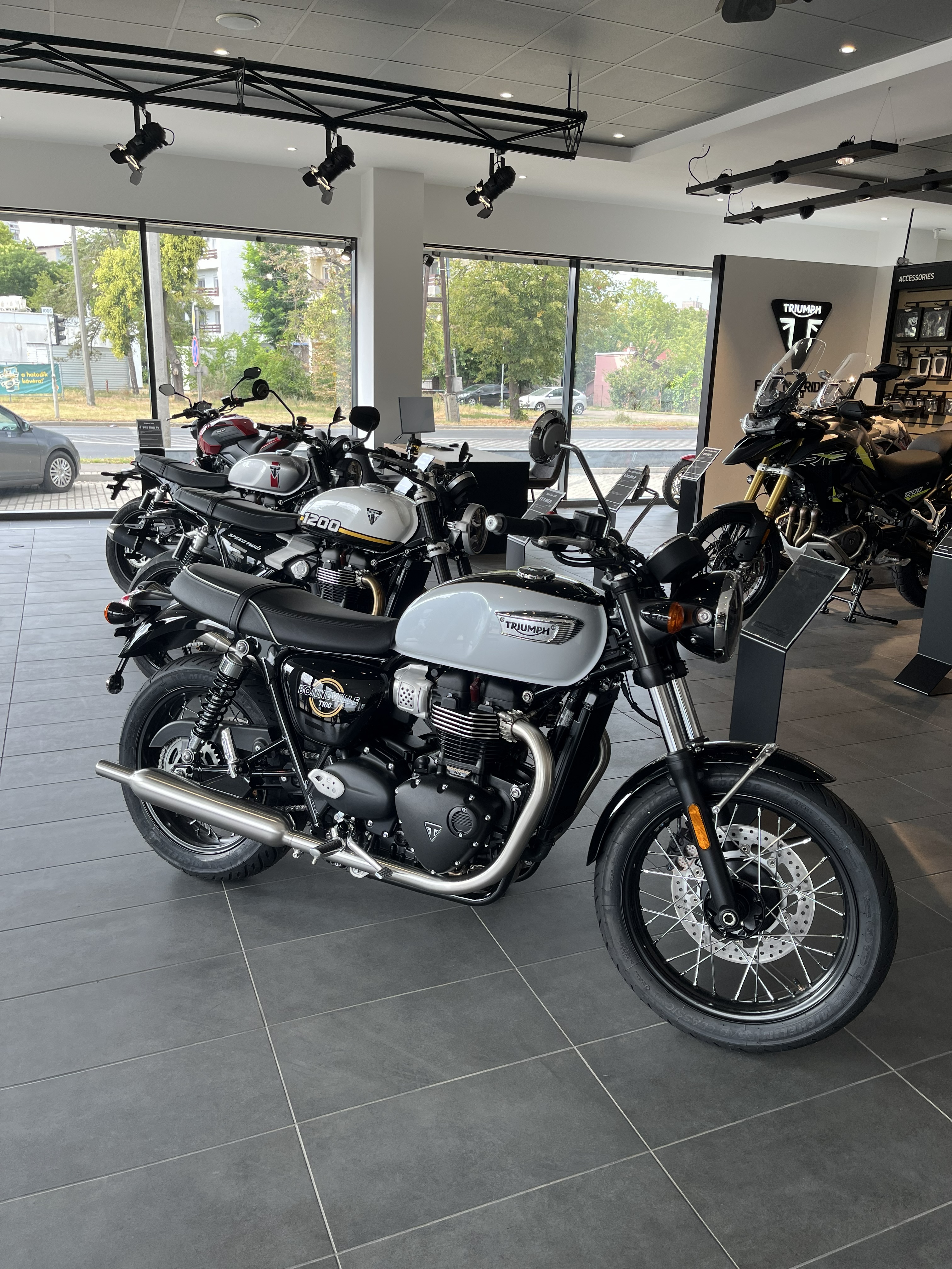 Triumph Bonneville T100