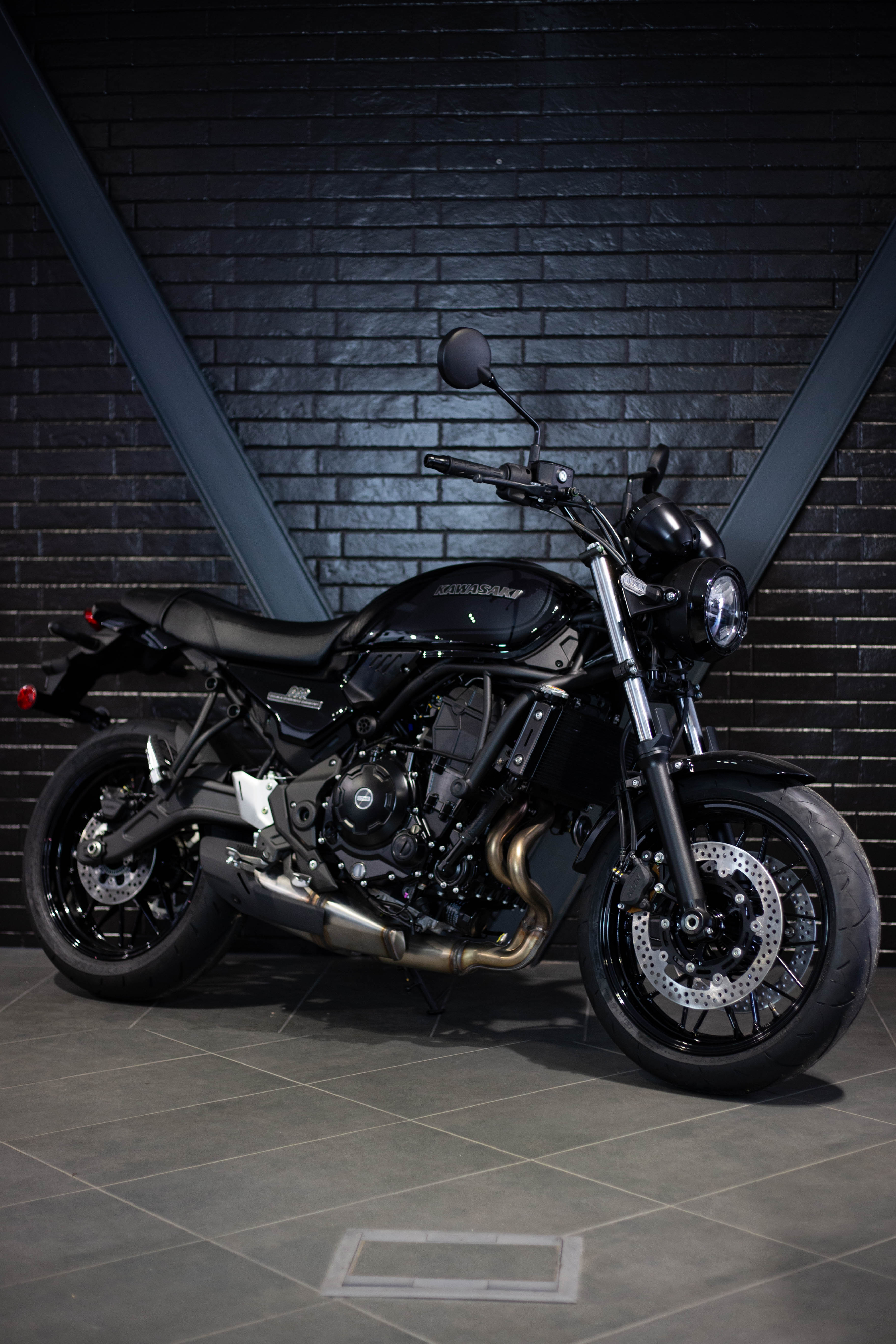 Kawasaki Z650 RS Black Ball Edition