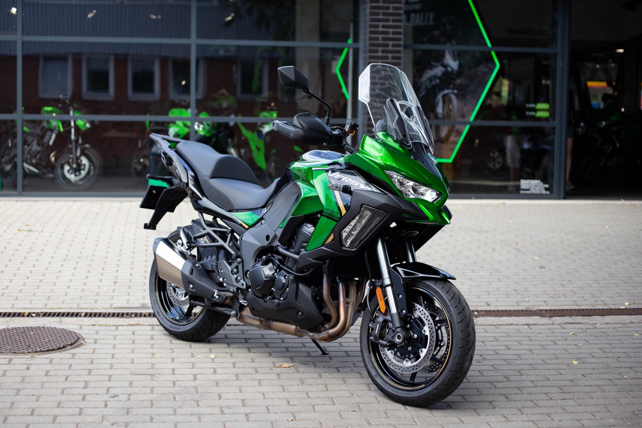 Kawasaki Versys 1100SE Tesztmotor